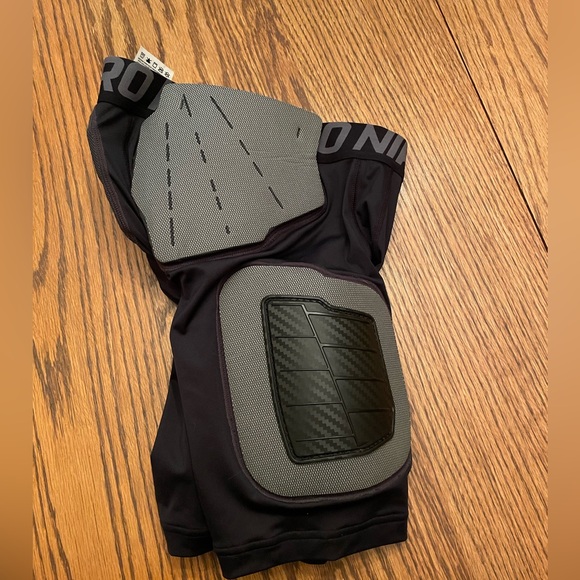 Nike Pro Buts Football Hyperstrong hard plate Core padded shorts. Size medium - Picture 2 of 5